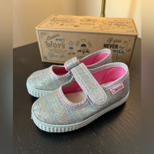 Clenta Toddler Shoes - Size 22 (Size 6 toddler) - Rainbow Sparkle MJ - w/box